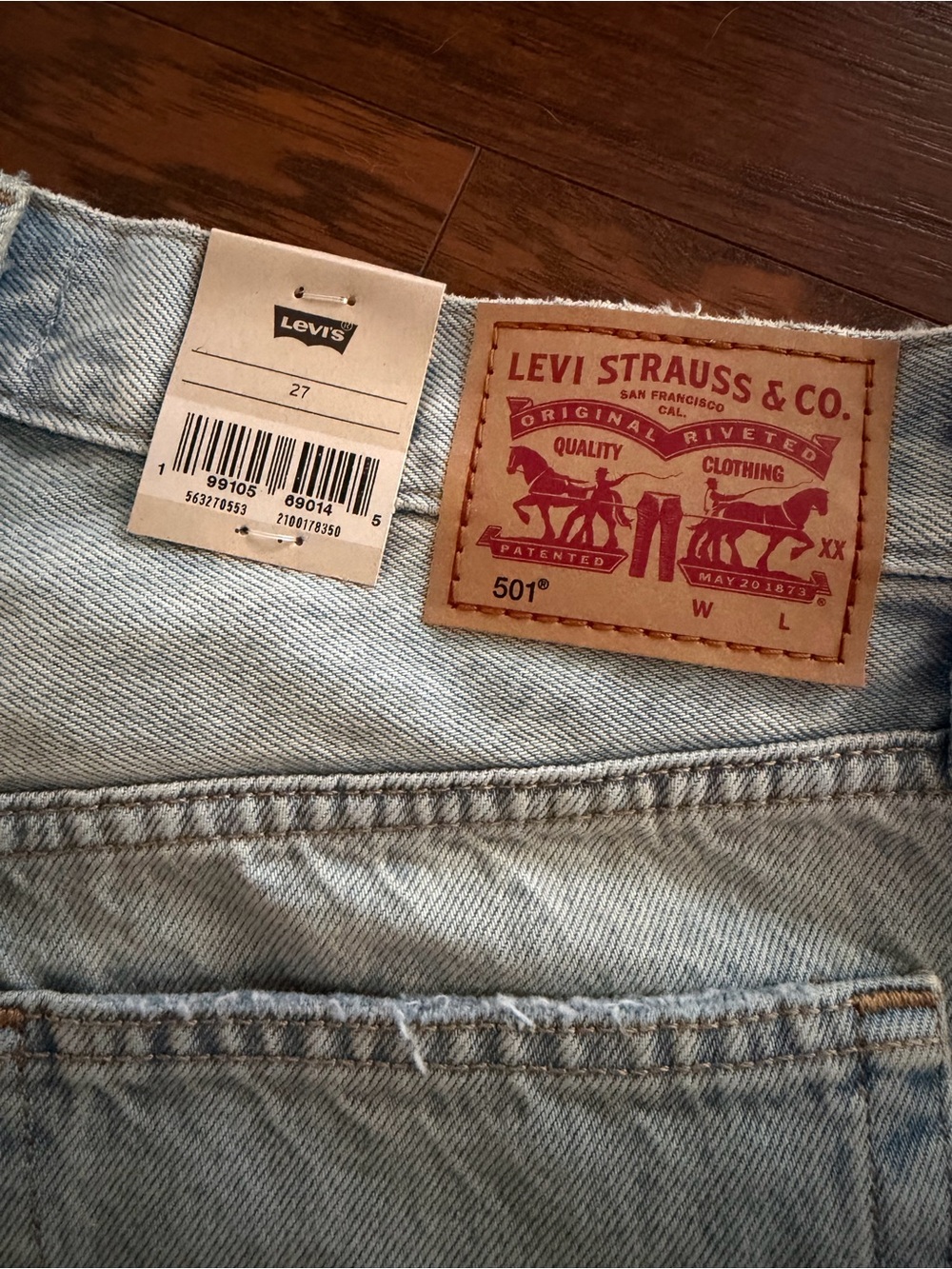 New / Tags Levi's 501 Light Blue Distressed Denim Shorts - Picture 7 of 7